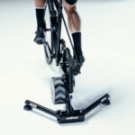 Wahoo KICKR v6 WIFI - Vélo d'Appartement Transmission Directe - noir – Image 3